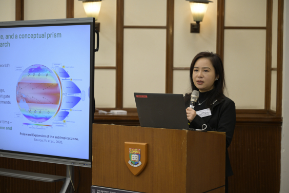 香港大學建築學院城市規劃及設計系系主任、羅旭龢夫人基金教授（建築環境）何深靜教授